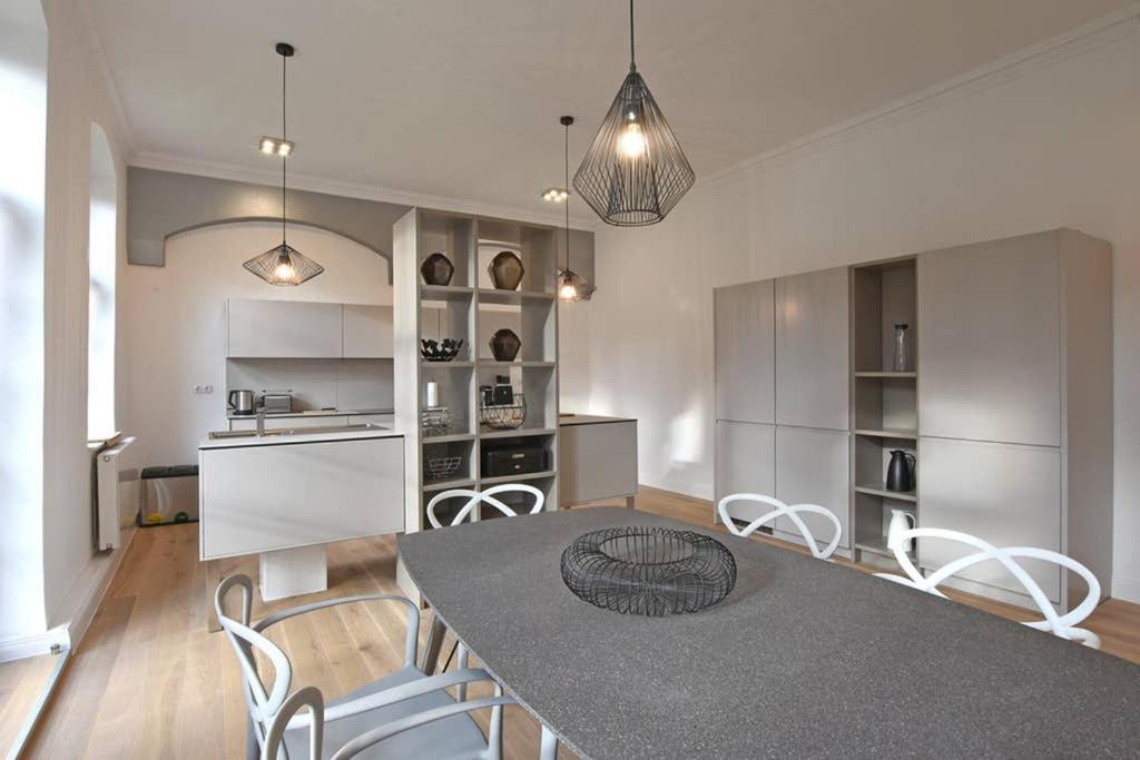 6,5 Luxury Room Apartment - Central Zwickau - 3 Bedrooms - 2 Bathrooms מראה חיצוני תמונה
