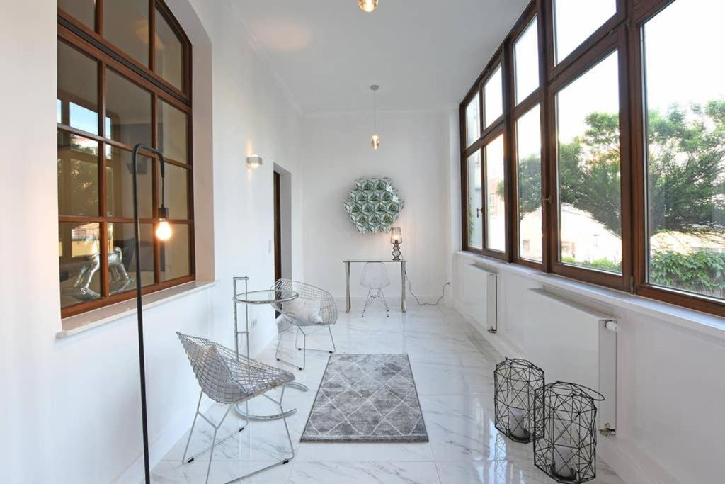 6,5 Luxury Room Apartment - Central Zwickau - 3 Bedrooms - 2 Bathrooms מראה חיצוני תמונה