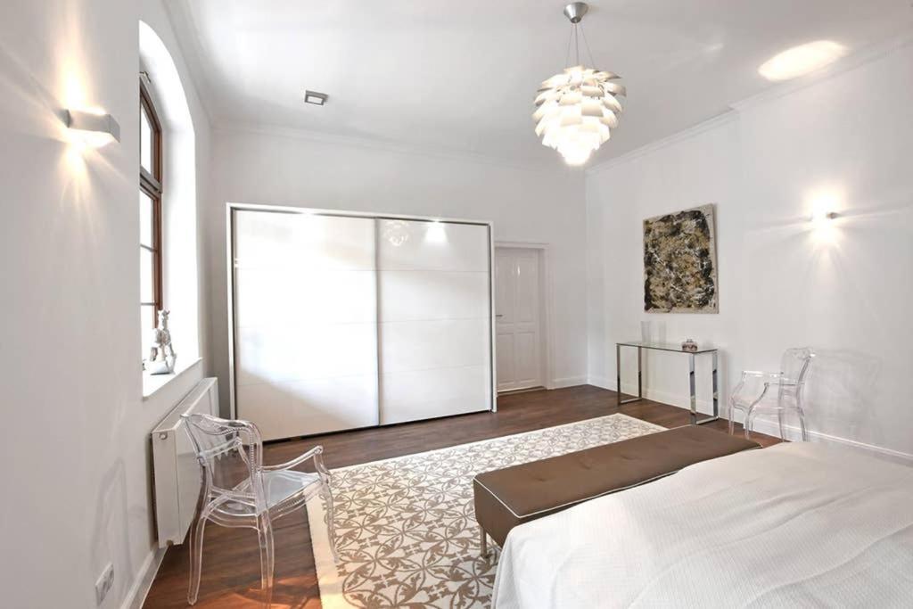 6,5 Luxury Room Apartment - Central Zwickau - 3 Bedrooms - 2 Bathrooms מראה חיצוני תמונה