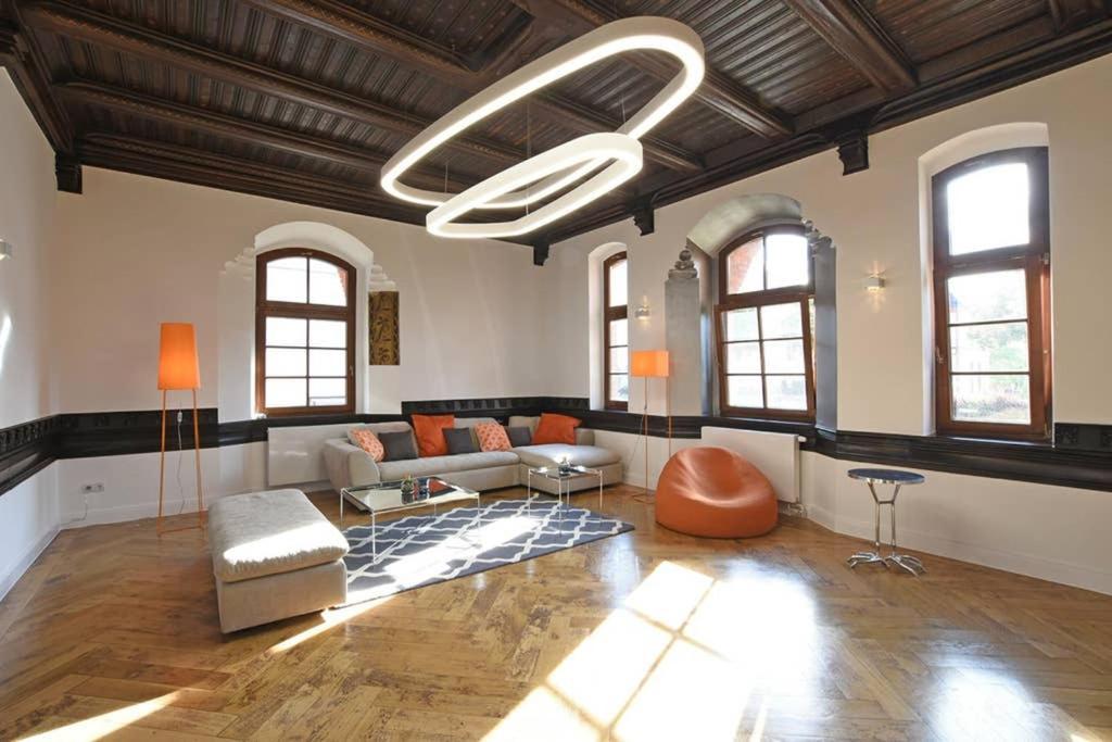 6,5 Luxury Room Apartment - Central Zwickau - 3 Bedrooms - 2 Bathrooms מראה חיצוני תמונה