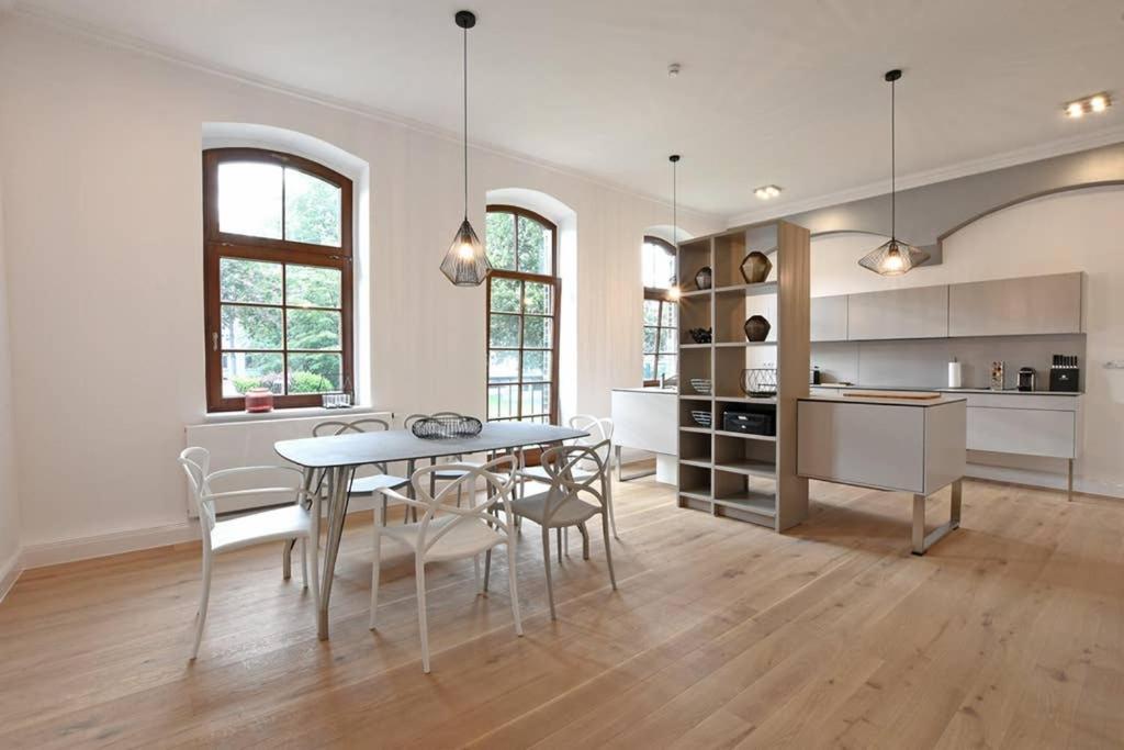 6,5 Luxury Room Apartment - Central Zwickau - 3 Bedrooms - 2 Bathrooms מראה חיצוני תמונה